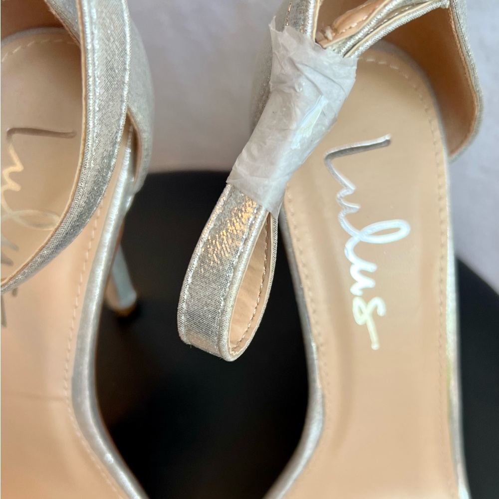 Lulus women's size 8 Elsi silver metallic single strap heels